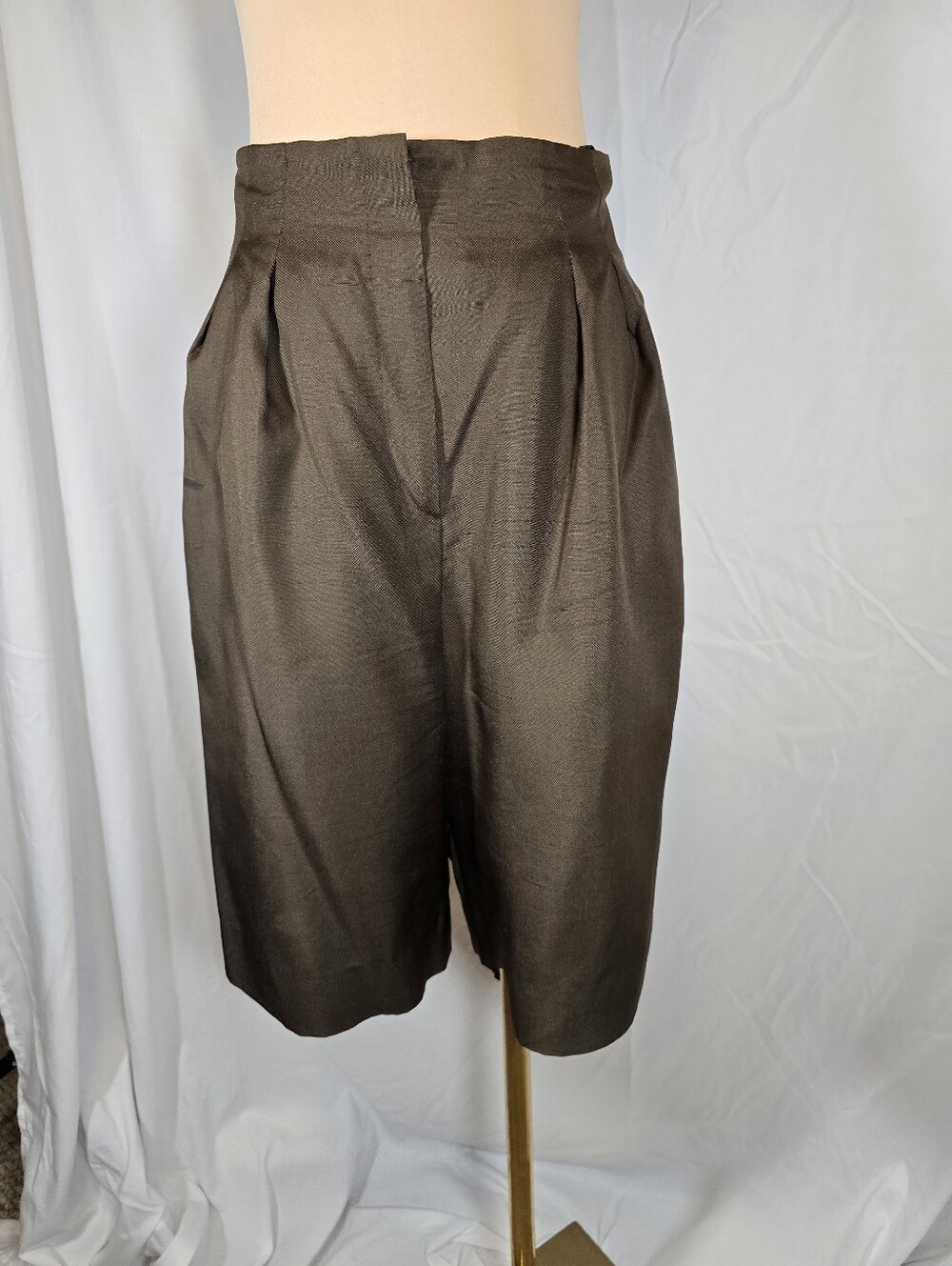 Vintage High-Waist Bermuda Shorts in Brown